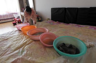 婺源楼上漏水，住户失联，小区没物管，业主维权难！律师来支招……